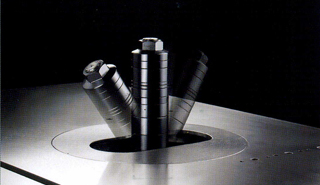 Wide tilting angles of the spindle in both ways from +45⁰ to -45⁰